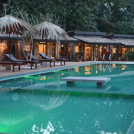 Villa Pinnawala Buitenkant foto