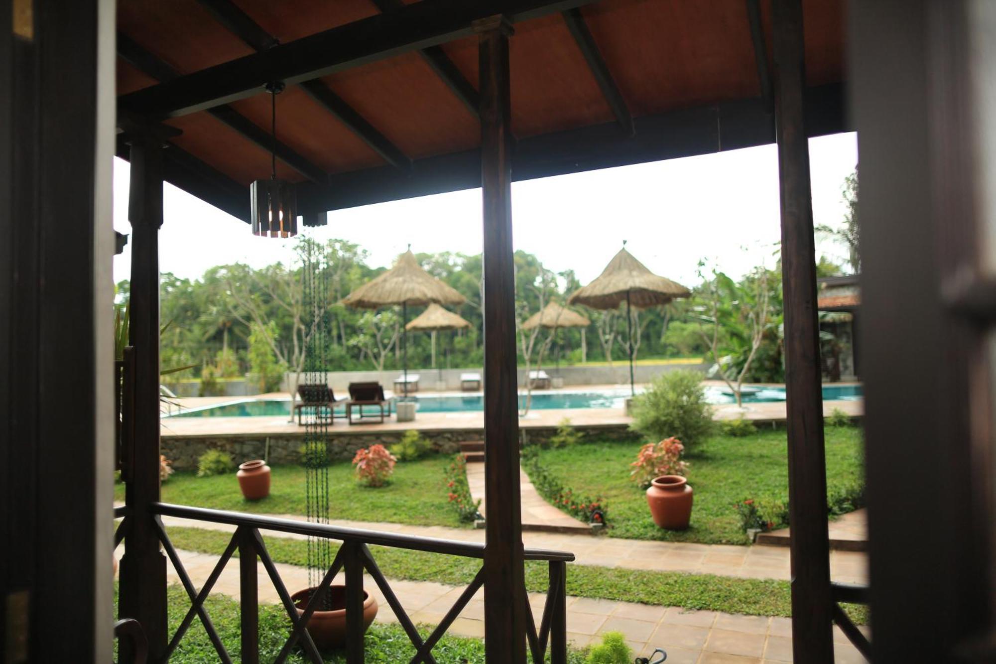 Villa Pinnawala Buitenkant foto
