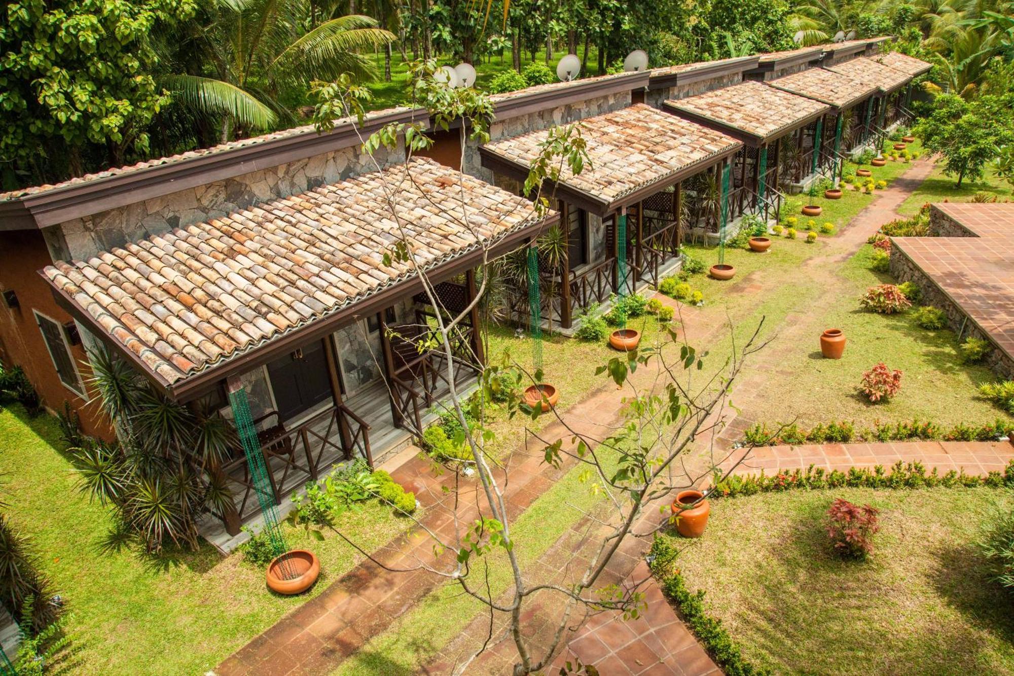 Villa Pinnawala Buitenkant foto