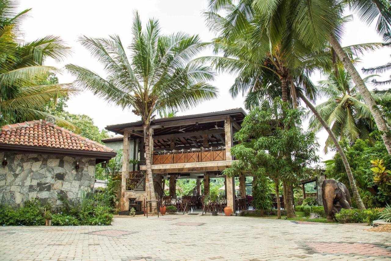 Villa Pinnawala Buitenkant foto